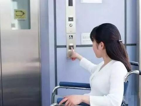 你知道電梯里為什么要放鏡子嗎？